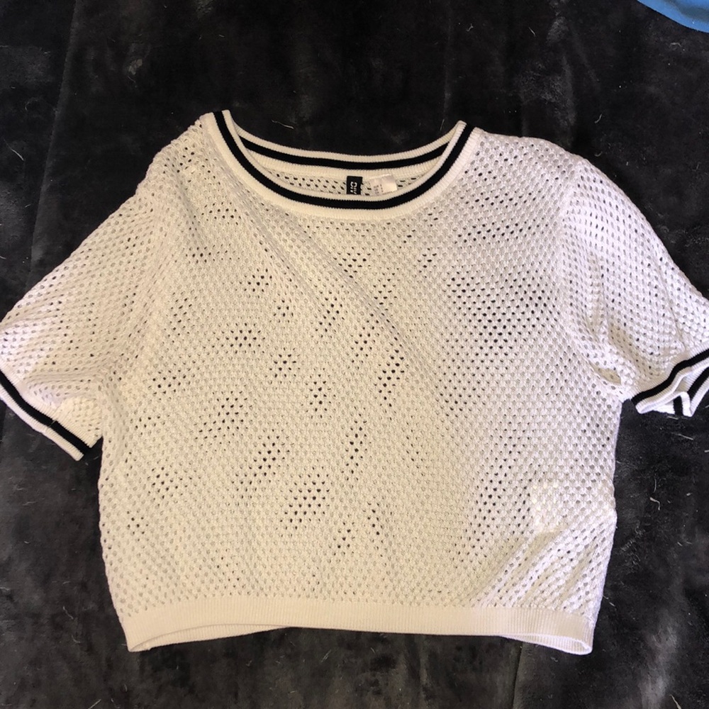 T shirt/ crop top